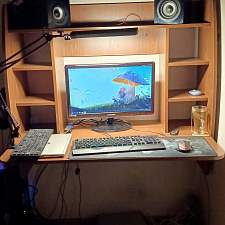 Навесной компьютерный стол Zeus BMS